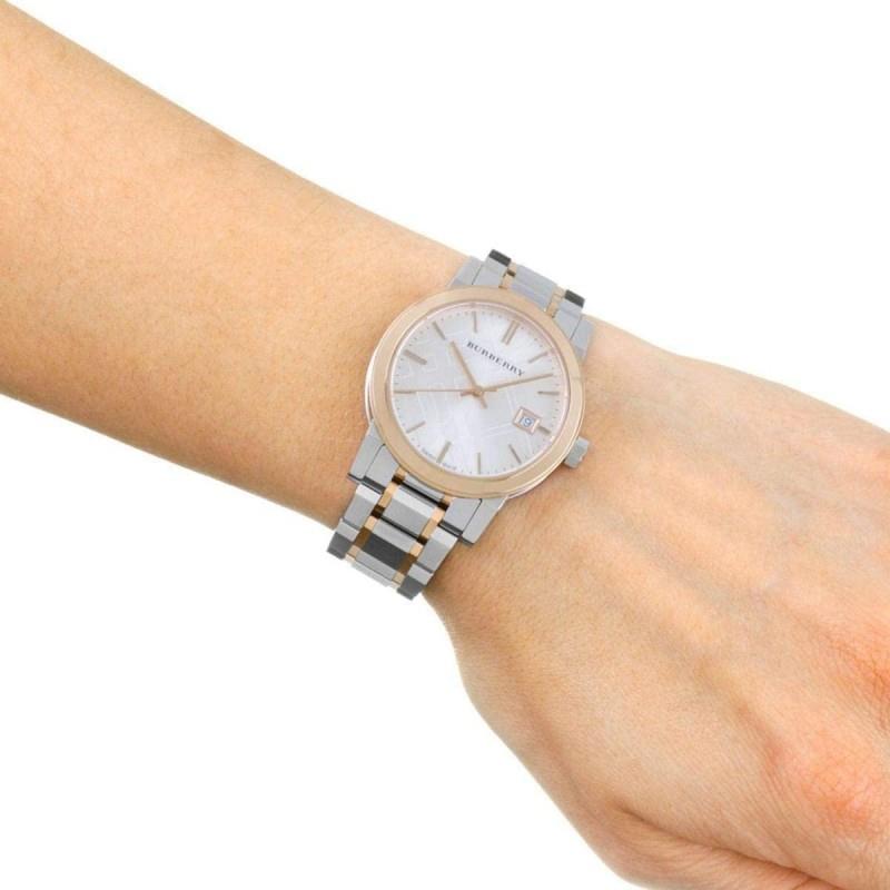 Burberry BU9105 Zwei-Ton-Edelstahl Damen Uhr Burberry BU9105 Zwei-Ton-Edelstahl Damen Uhr